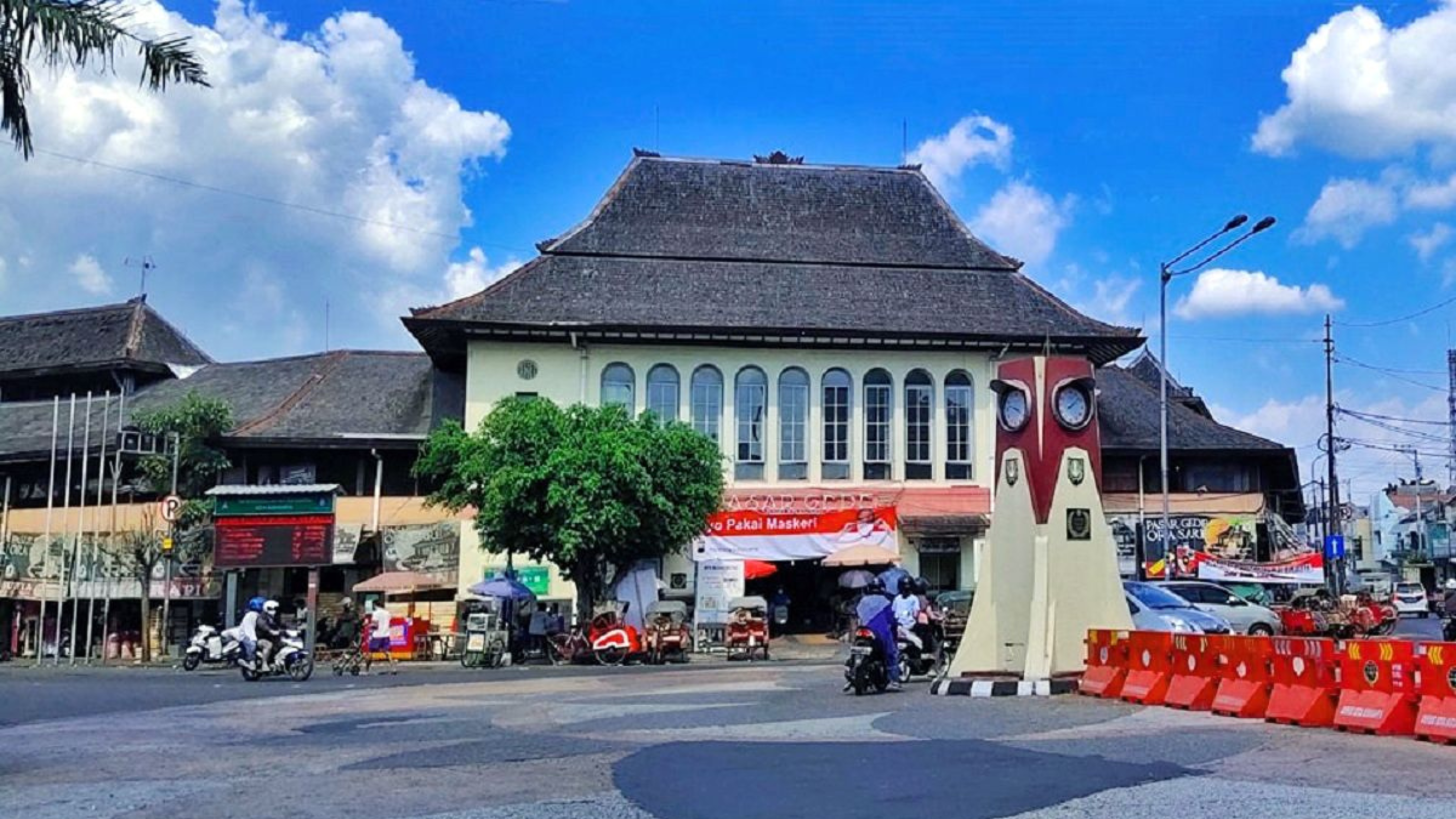 Pasar Gede Harjonegoro